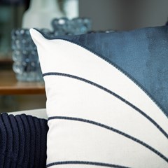 CAPA SILK HOME 608 COM BORDADO E APLICACAO 43 cm x 43 cm