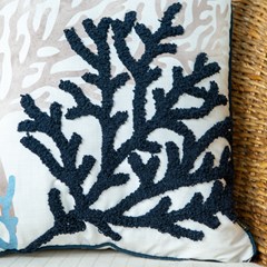 CAPA NAUTICA 181 COM BORDADO E CORDONE 50 cm x 50 cm