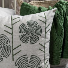 CAPA CONCEPT 492 COM BORDADO 50 cm x 50 cm