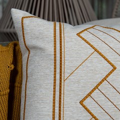 CAPA CONCEPT 497 COM BORDADO 50 cm x 50 cm