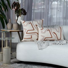 CAPA CONCEPT 538 COM BORDADO 50 cm x 50 cm