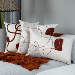 CAPA CONCEPT 541 COM BORDADO 50 cm x 50 cm