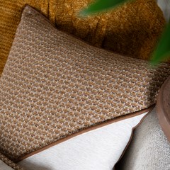 CAPA CONCEPT 570 COM RECORTE E CORDONE 50 cm x 50 cm