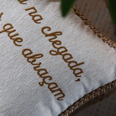 CAPA CONCEPT 571 COM BORDADO E CORDONE 35 cm x 55 cm
