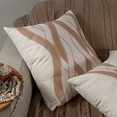 CAPA CONCEPT 606 COM BORDADO E APLICACAO 50 cm x 50 cm