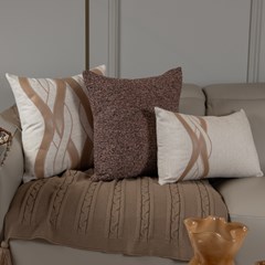 CAPA CONCEPT 608 COM BORDADO E APLICACAO 35 cm x 55 cm