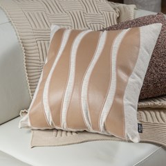 CAPA CONCEPT 611 COM BORDADO E APLICACAO 50 cm x 50 cm