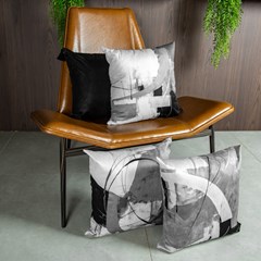 CAPA VELVETEEN 746 LISA PRETA COM TASSEL 43 cm x 43 cm