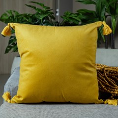 CAPA VELVETEEN 754 LISA MOSTARDA COM TASSEL 43 cm x 43 cm