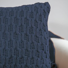 ALMOFADA TRICOT BOSSA AZUL PROFUNDO 35 cm x 55 cm