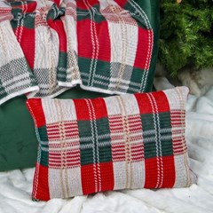 ALMOFADA TRICOT XADREZ BORDO COM VERDE 35 cm x 55 cm