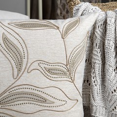 ALMOFADA CONCEPT 487 COM BORDADO E APLICACAO 50 cm x 50 cm