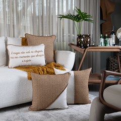 ALMOFADA CONCEPT 570 COM RECORTE E CORDONE 50 cm x 50 cm