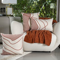 ALMOFADA CONCEPT 582 COM BORDADO E APLIQUE 50 cm x 50 cm