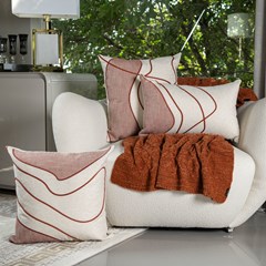 ALMOFADA CONCEPT 583 COM BORDADO E APLIQUE 50 cm x 50 cm