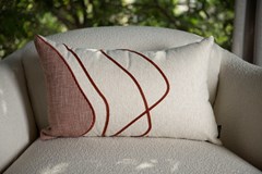 ALMOFADA CONCEPT 584 COM BORDADO E APLIQUE 35 cm x 55 cm