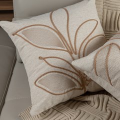 ALMOFADA CONCEPT 600 COM BORDADO 50 cm x 50 cm