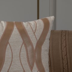 ALMOFADA CONCEPT 606 COM BORDADO E APLICACAO 50 cm x 50 cm