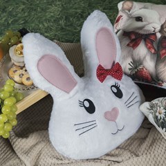 ALMOFADA PASCOA 153 FORMATO COELHO C/ BORD. E APLIC. 40 cm x 46 cm