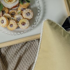 ALMOFADA PASCOA 169 COM MINI GRELOT 43 cm x 43 cm