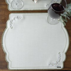 LUGAR AMERICANO PASCOA MARGARIDAS COM BORDADO 023 44,5 cm x 38,5 cm